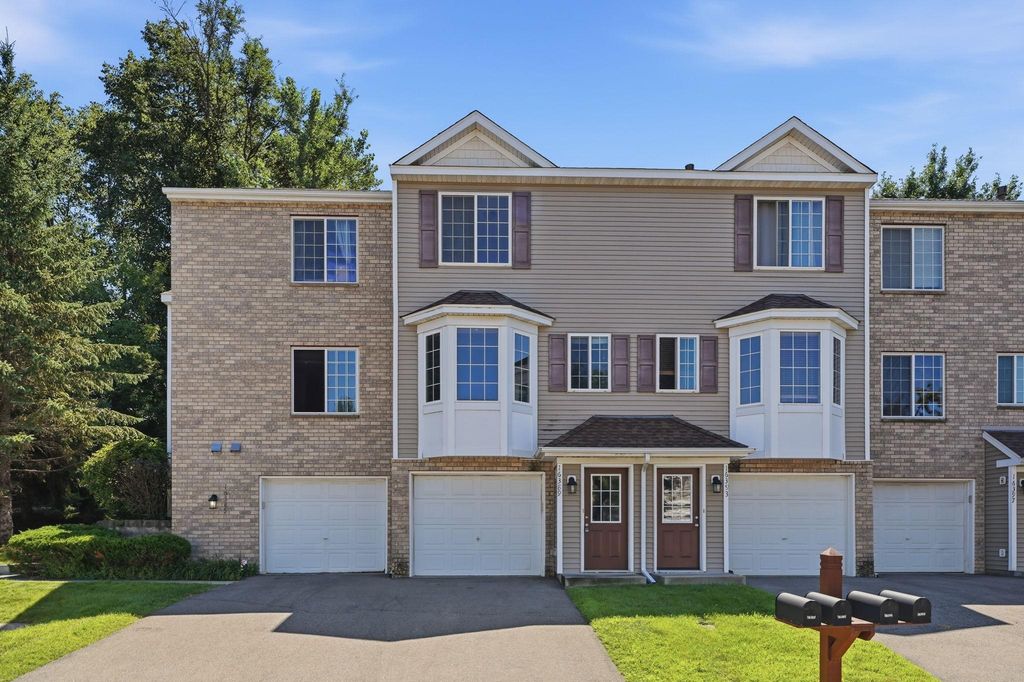 16389 Timber Crest Drive SE, Prior Lake, MN 55372