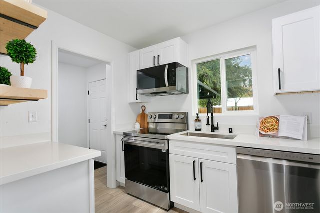 8706 Durango Street SW, Lakewood, WA 98499