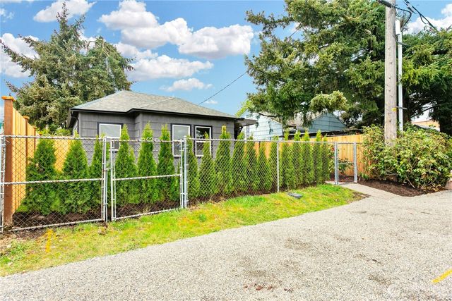 8706 Durango Street SW, Lakewood, WA 98499