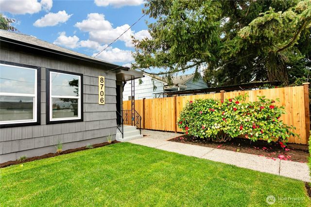 8706 Durango Street SW, Lakewood, WA 98499