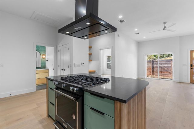 1209 Canterbury ST, Austin, TX 78702