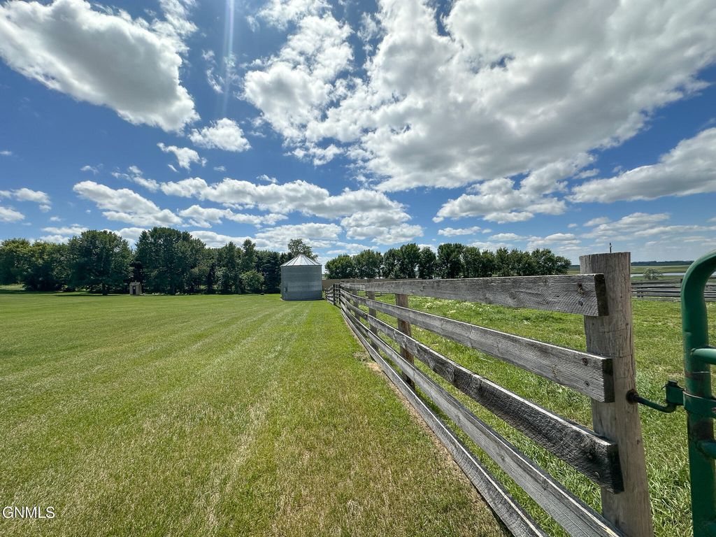 679 38th Avenue NE, Bowdon, ND 58418 photo 35