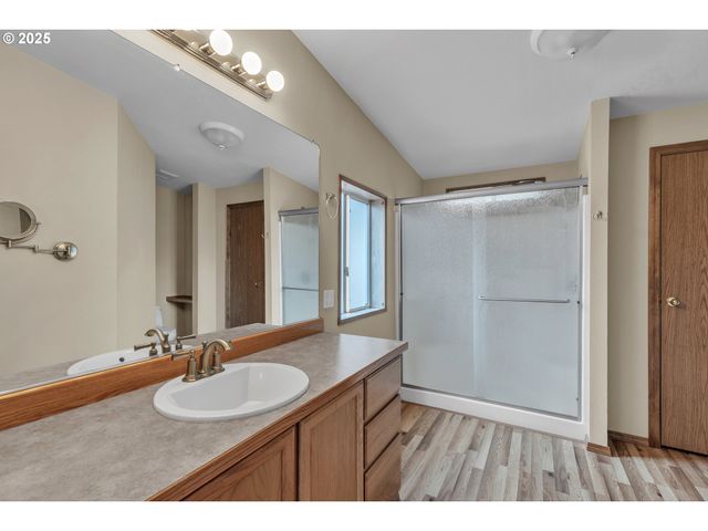 5701 Ne ST JOHNS Rd 4, Vancouver, WA 98661