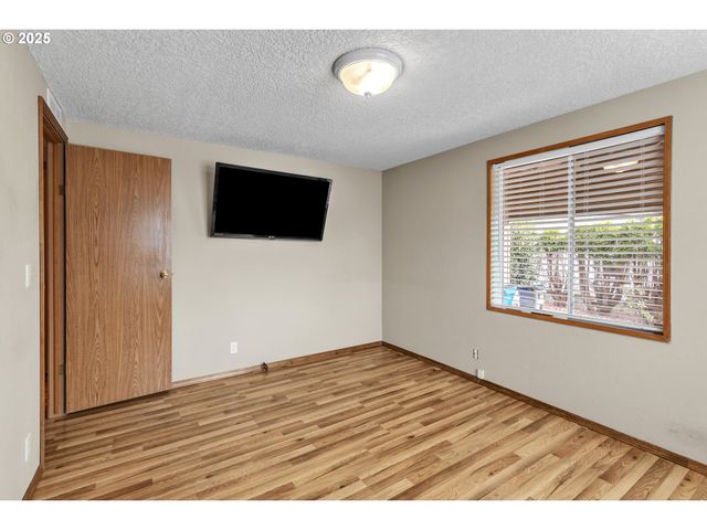 5701 Ne ST JOHNS Rd 4, Vancouver, WA 98661