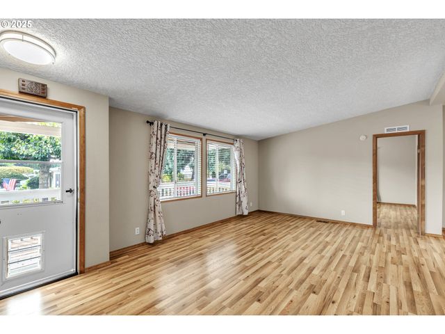 5701 Ne ST JOHNS Rd 4, Vancouver, WA 98661