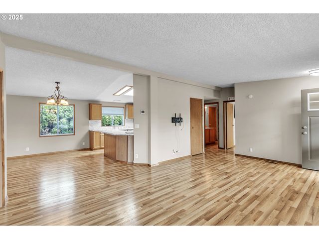 5701 Ne ST JOHNS Rd 4, Vancouver, WA 98661