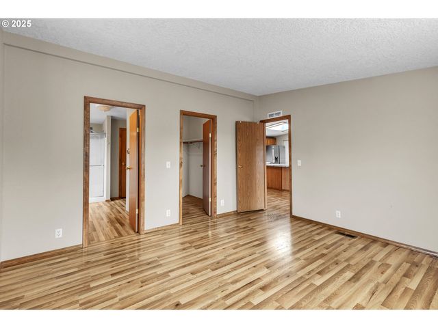 5701 Ne ST JOHNS Rd 4, Vancouver, WA 98661