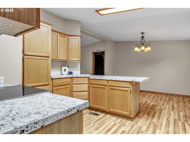 5701 Ne ST JOHNS Rd 4, Vancouver, WA 98661