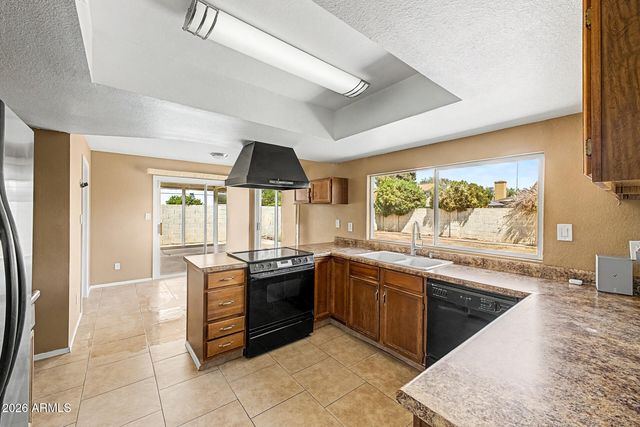 1048 W NIDO Avenue, Mesa, AZ 85210