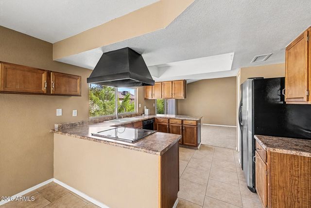 1048 W NIDO Avenue, Mesa, AZ 85210