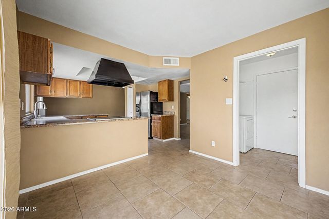 1048 W NIDO Avenue, Mesa, AZ 85210