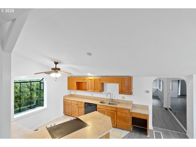 3070 TROTH Ct Se, Salem, OR 97302