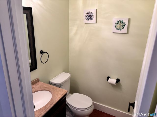80 lawn Avenue 13, Stamford, CT 06902