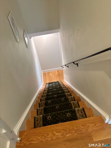80 lawn Avenue 13, Stamford, CT 06902