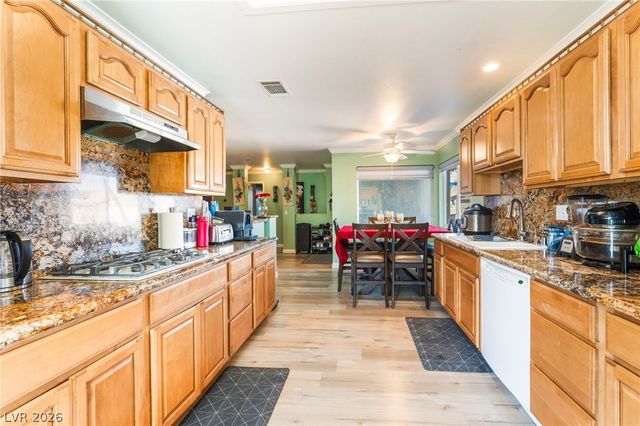 2331 End Run Lane, North Las Vegas, NV 89032