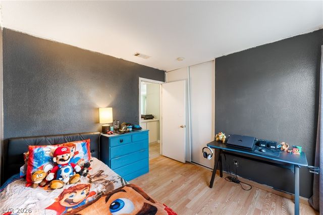 2331 End Run Lane, North Las Vegas, NV 89032