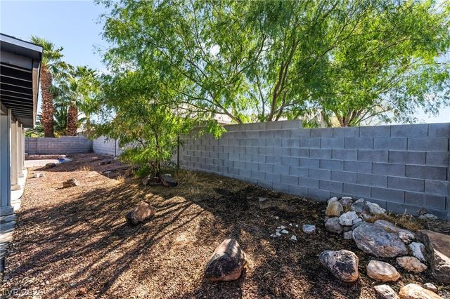 2331 End Run Lane, North Las Vegas, NV 89032