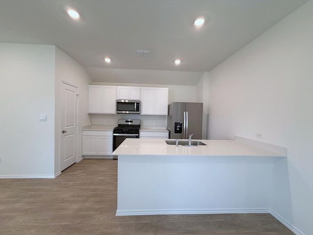 202 CONSTANZA TRL, Bastrop, TX 78602