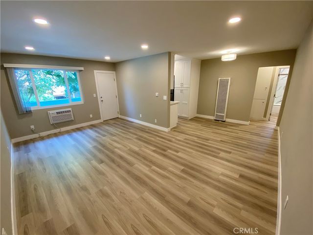 1120 N Laurel Avenue 9, West Hollywood, CA 90046