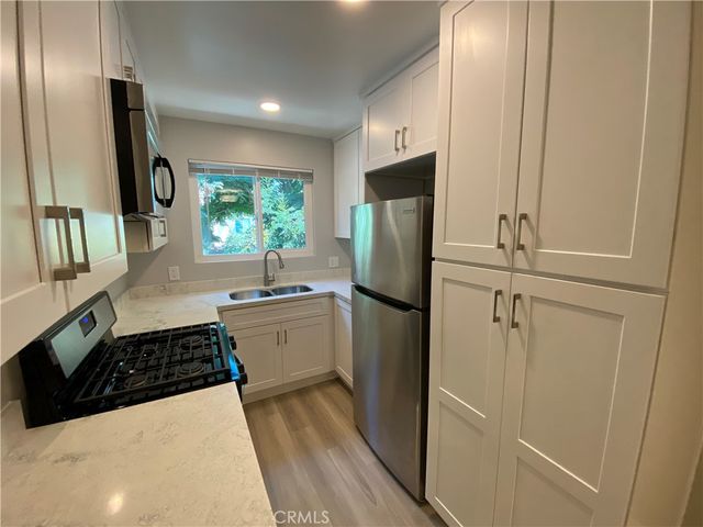 1120 N Laurel Avenue 9, West Hollywood, CA 90046