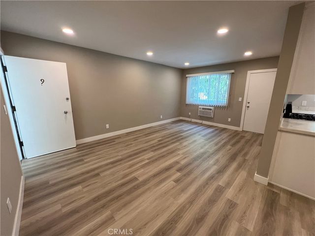 1120 N Laurel Avenue 9, West Hollywood, CA 90046