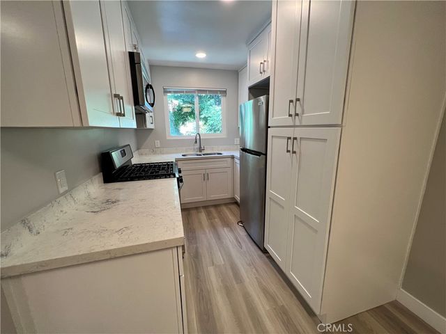 1120 N Laurel Avenue 9, West Hollywood, CA 90046