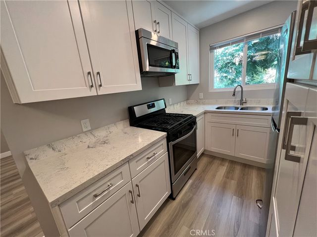 1120 N Laurel Avenue 9, West Hollywood, CA 90046