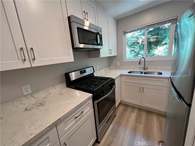 1120 N Laurel Avenue 9, West Hollywood, CA 90046