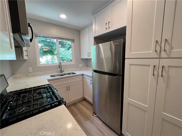 1120 N Laurel Avenue 9, West Hollywood, CA 90046