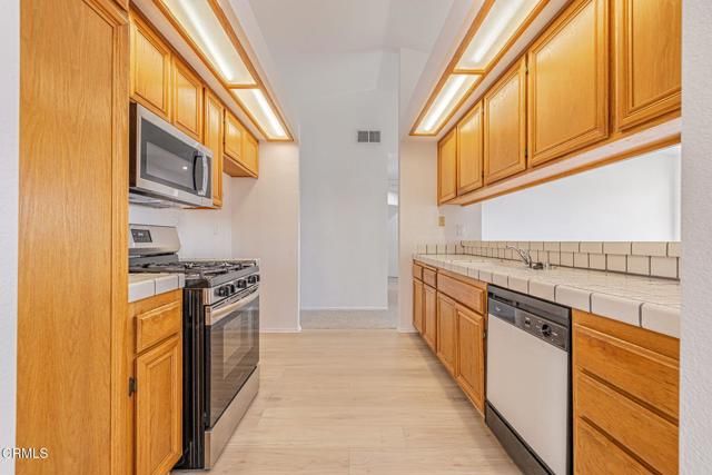 2340 Lightcap Street, Lancaster, CA 93535