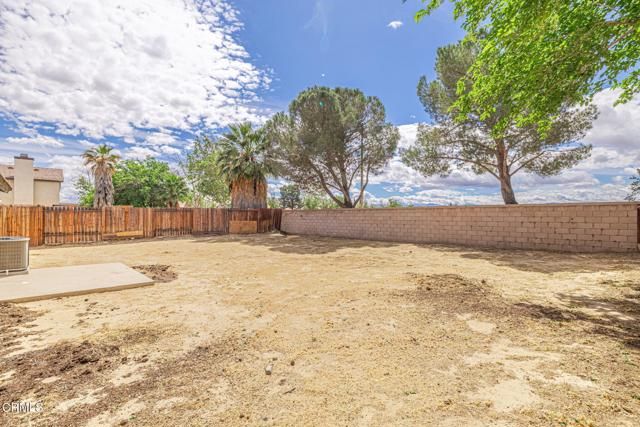 2340 Lightcap Street, Lancaster, CA 93535