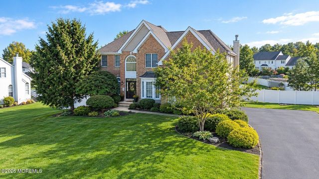 4 Lightfoot Drive, Manalapan, NJ 07726