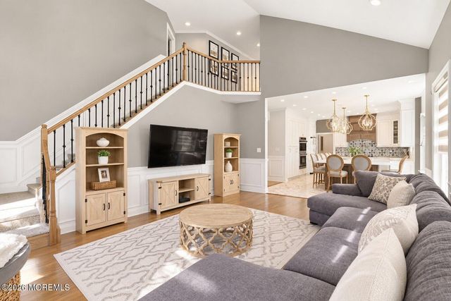4 Lightfoot Drive, Manalapan, NJ 07726