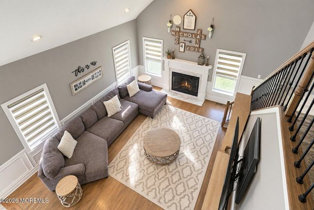 4 Lightfoot Drive, Manalapan, NJ 07726