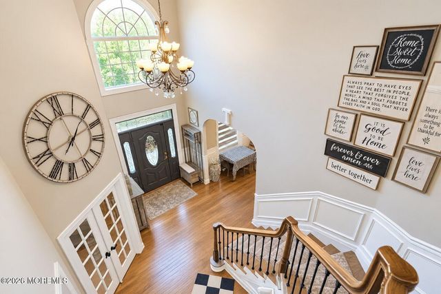 4 Lightfoot Drive, Manalapan, NJ 07726