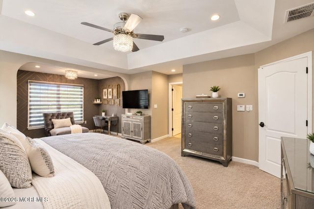 4 Lightfoot Drive, Manalapan, NJ 07726