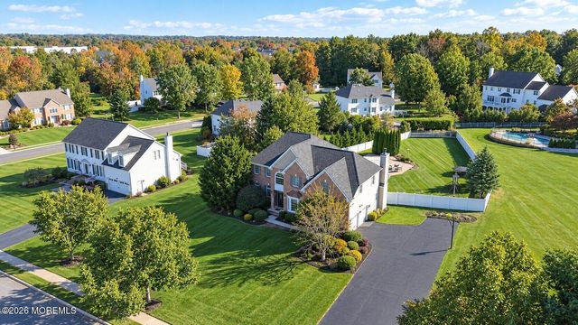 4 Lightfoot Drive, Manalapan, NJ 07726