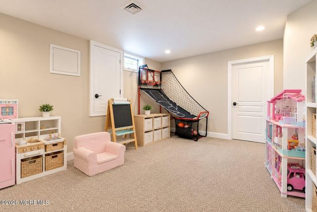 4 Lightfoot Drive, Manalapan, NJ 07726
