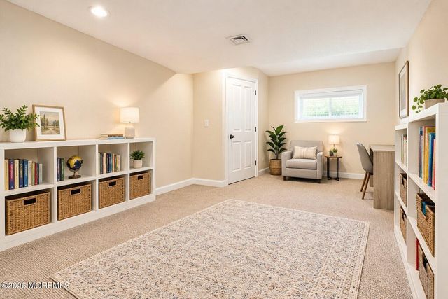 4 Lightfoot Drive, Manalapan, NJ 07726