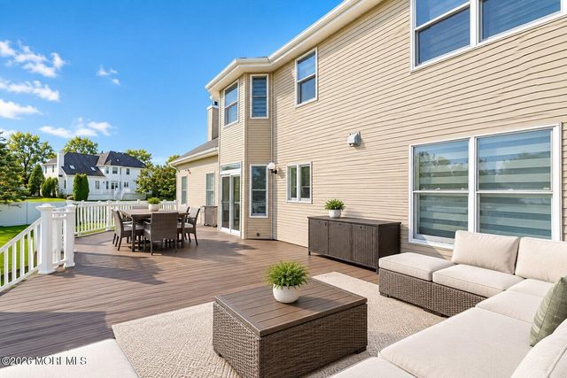 4 Lightfoot Drive, Manalapan, NJ 07726