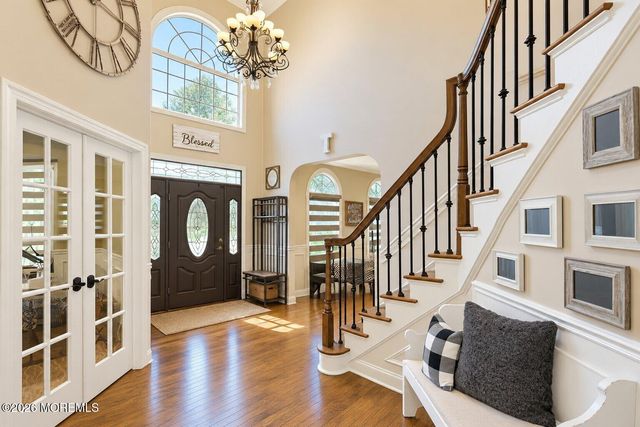 4 Lightfoot Drive, Manalapan, NJ 07726