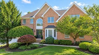 4 Lightfoot Drive, Manalapan, NJ 07726