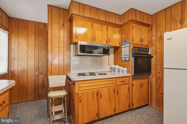 810 W SUMMER RD, Minotola, NJ 08341