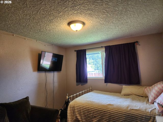 130 Ne 12TH Ave, Canby, OR 97013