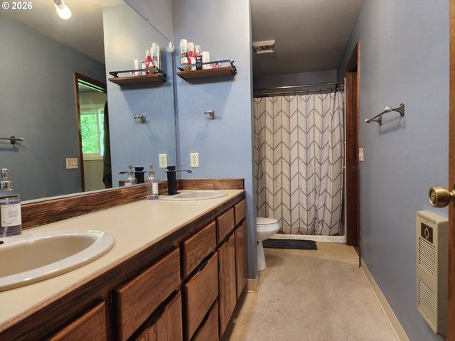 130 Ne 12TH Ave, Canby, OR 97013