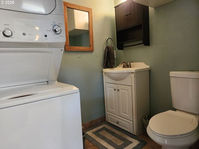 130 Ne 12TH Ave, Canby, OR 97013