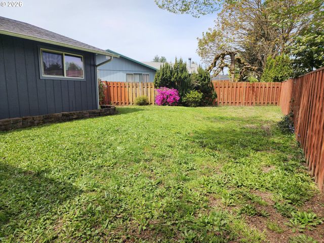 130 Ne 12TH Ave, Canby, OR 97013