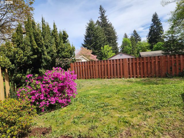 130 Ne 12TH Ave, Canby, OR 97013