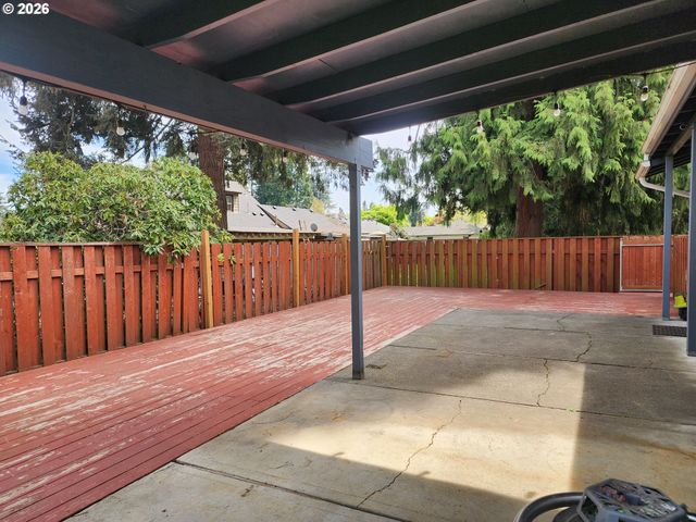 130 Ne 12TH Ave, Canby, OR 97013