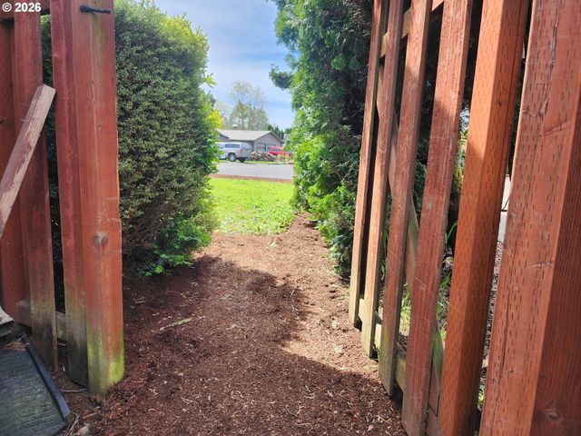 130 Ne 12TH Ave, Canby, OR 97013